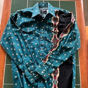Vintage Wrangler PearlSnap with Aztec design